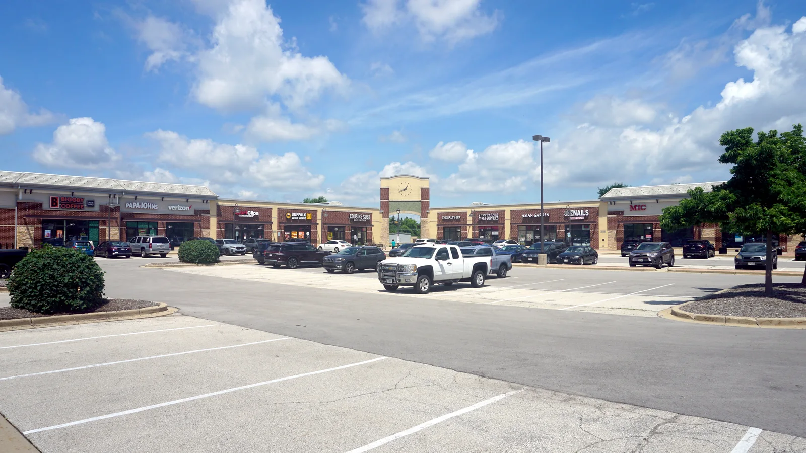 Midwest commercial retail shopping center promenade and storefronts